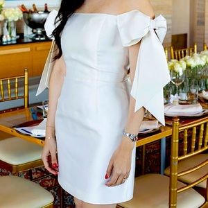 Alexia Maria white dress. Only used once. Beautiful dress!!! Size 6